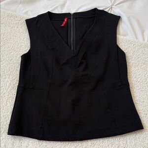 SPANX The Perfect V-Neck Sleeveless Top Size Small Fitted. Excellent Condition